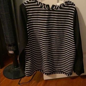 Stripped black and white blouse